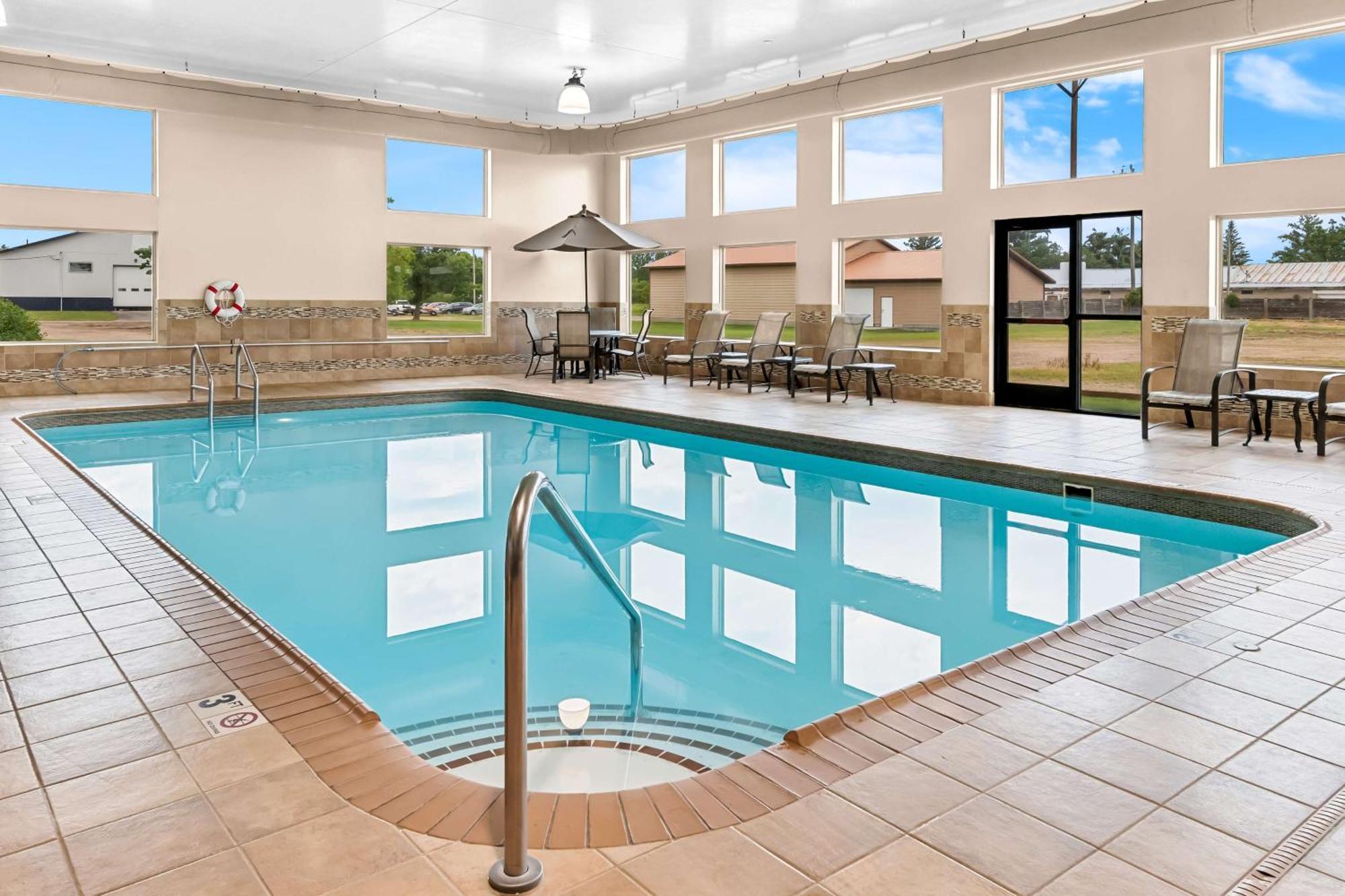Heartland Inn & Suites, Surestay Collection By Best Western Park Rapids 외부 사진